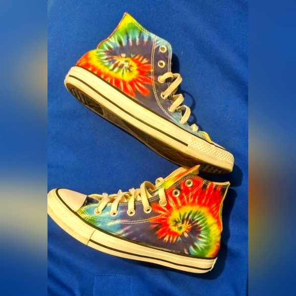 Converse - Picture 2 of 4